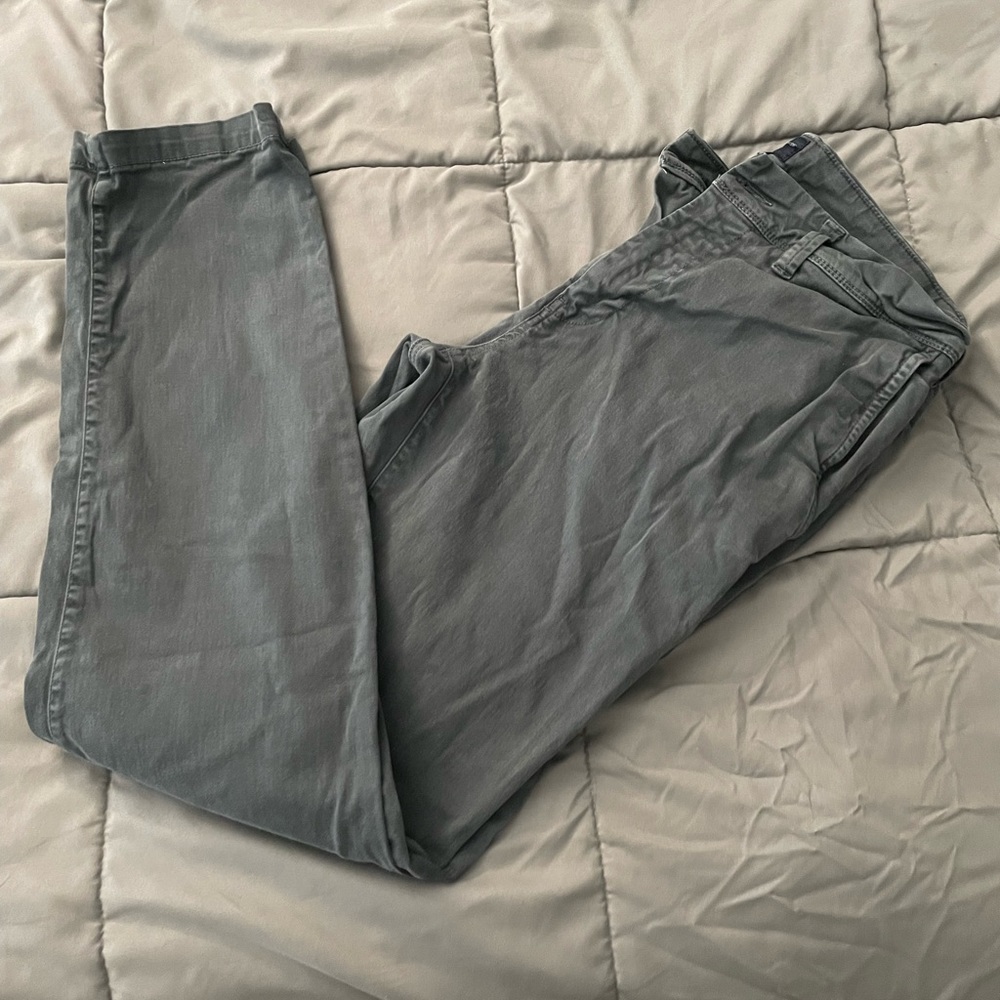 32 x 34 American Eagle dark blue khaki